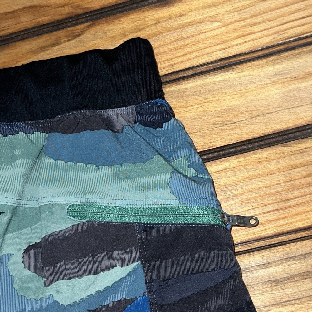 Lululemon Athletic Shorts Mens Small Gym Training Workout Multicolor Pockets - Picture 7 of 9